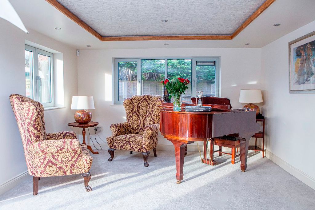 Additional image 14 of 4 bed detached house for saleThe Ridgeway, Eastbourne BN20