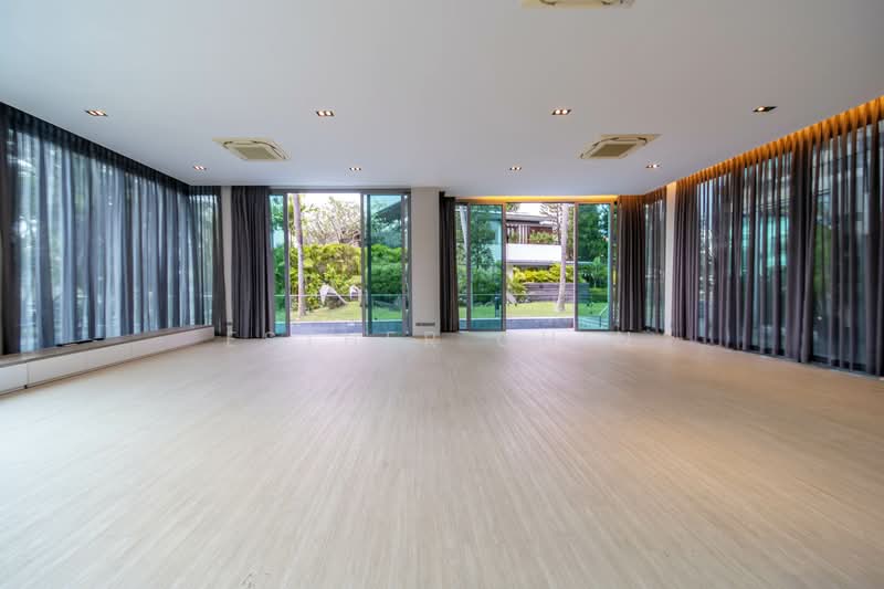 Additional image 6 of Paradise Island