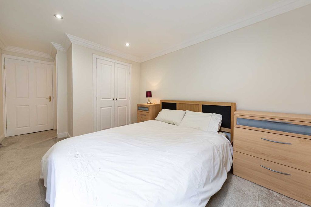 Additional image 4 of 3 bed flat for sale4 Adderstone Court, Adderstone Crescent, Jesmond, Newcastle Upon Tyne, Tyne And Wear NE2