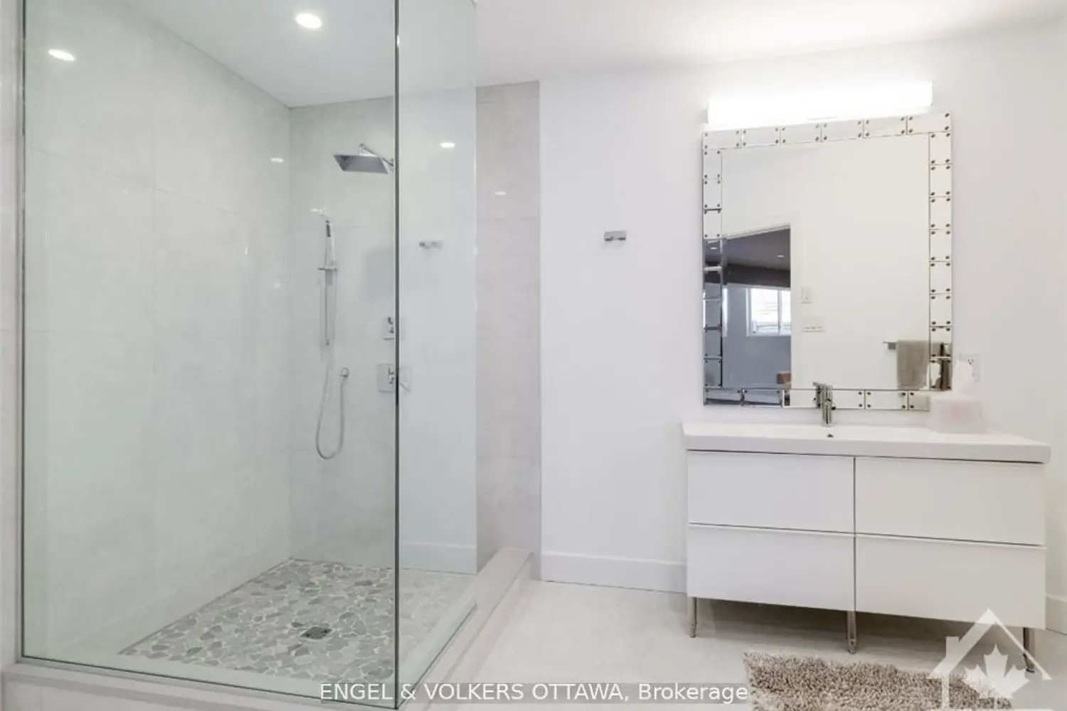 Additional image 17 of 615 Island Park Crescent