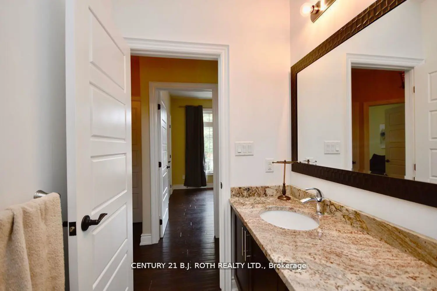 Additional image 8 of 1738 Wingrove Avenue