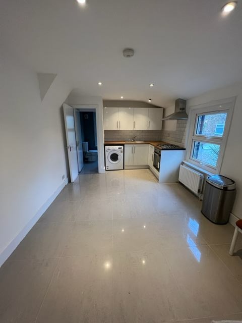 Additional image 7 of 2 Bed Flat, London, SE24, N1 7GU