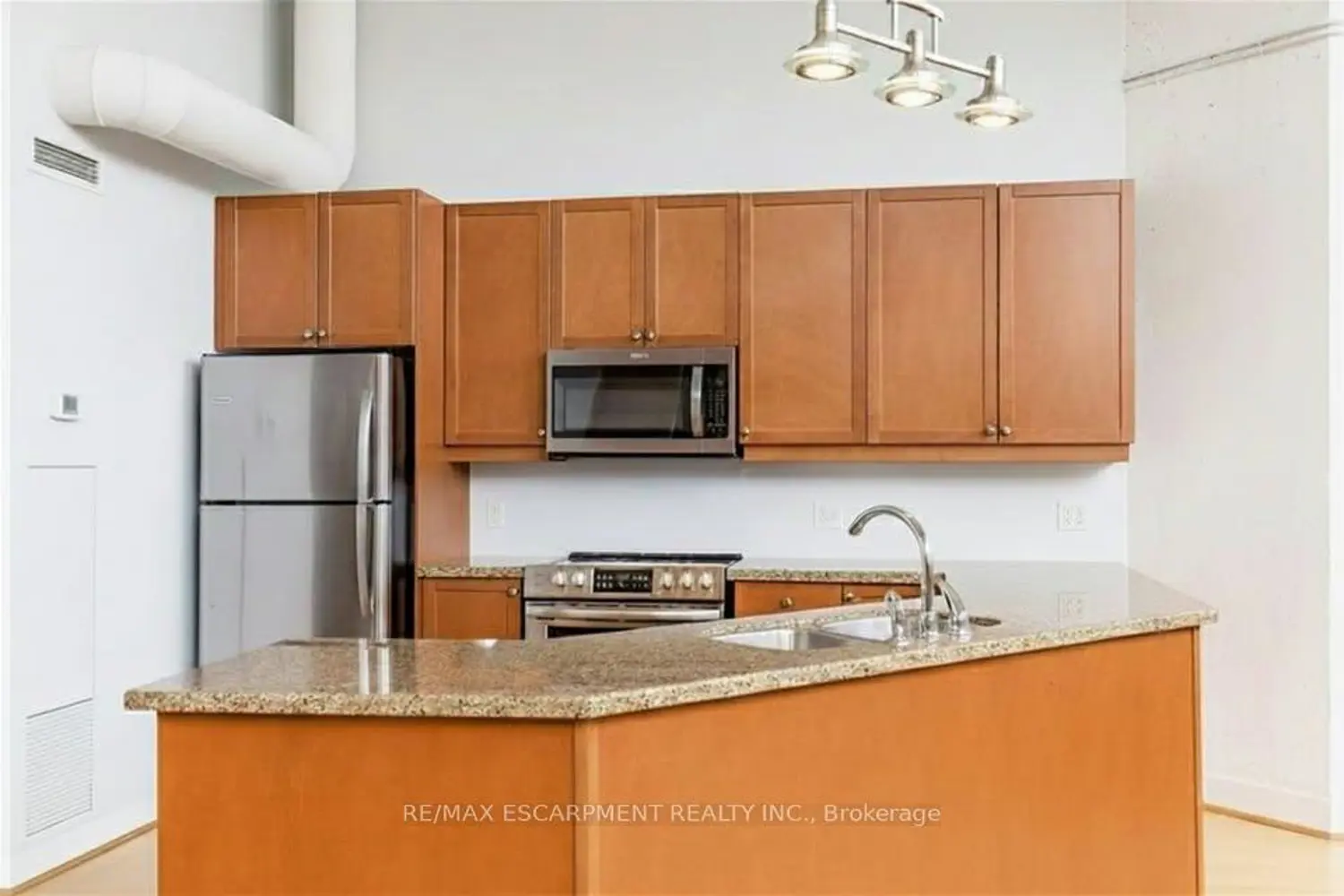 Additional image 9 of 66 Bay Street #106