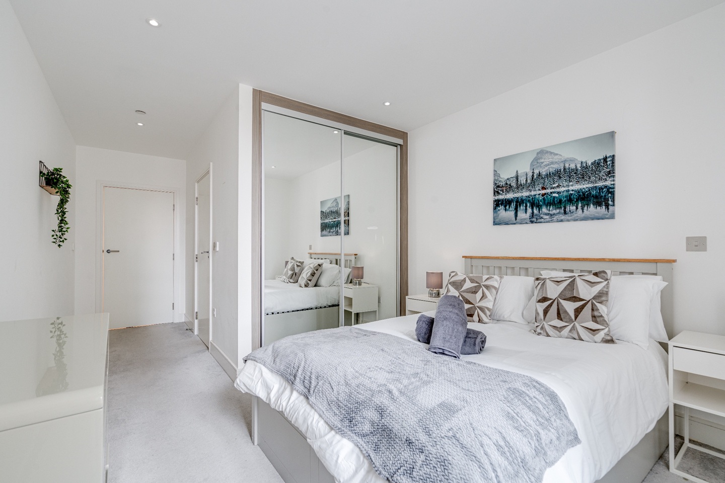 Additional image 11 of 2 Bed Flat, London, SW11, N1 7GU