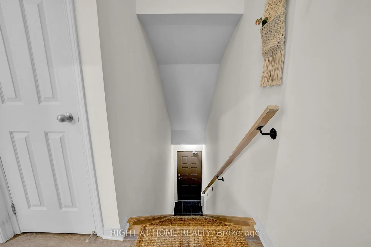 Additional image 11 of 639 Lawrence Avenue 312