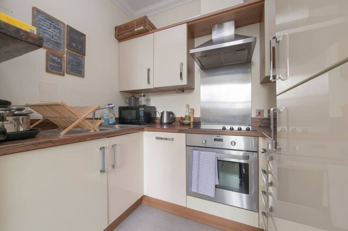 Additional image 4 of 2 Bed Flat, Taybridge Road, SW11, N1 7GU