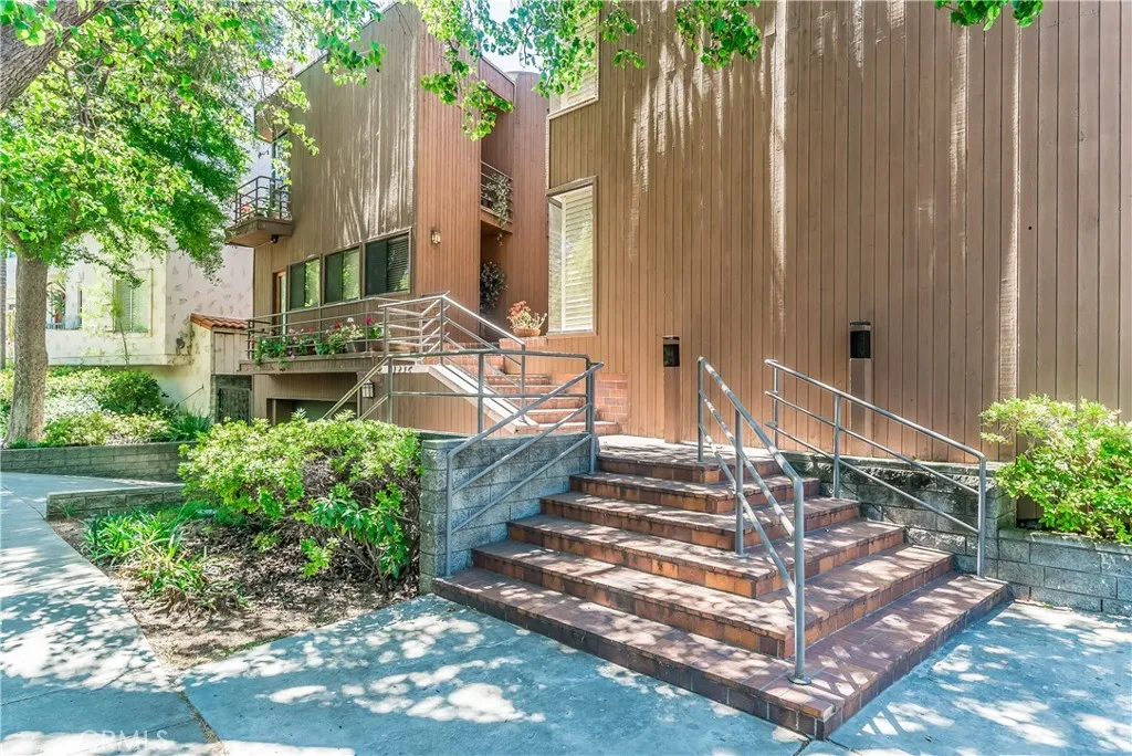 Additional image 3 of 13236 Valleyheart Dr Unit 102, Studio City, CA 91604