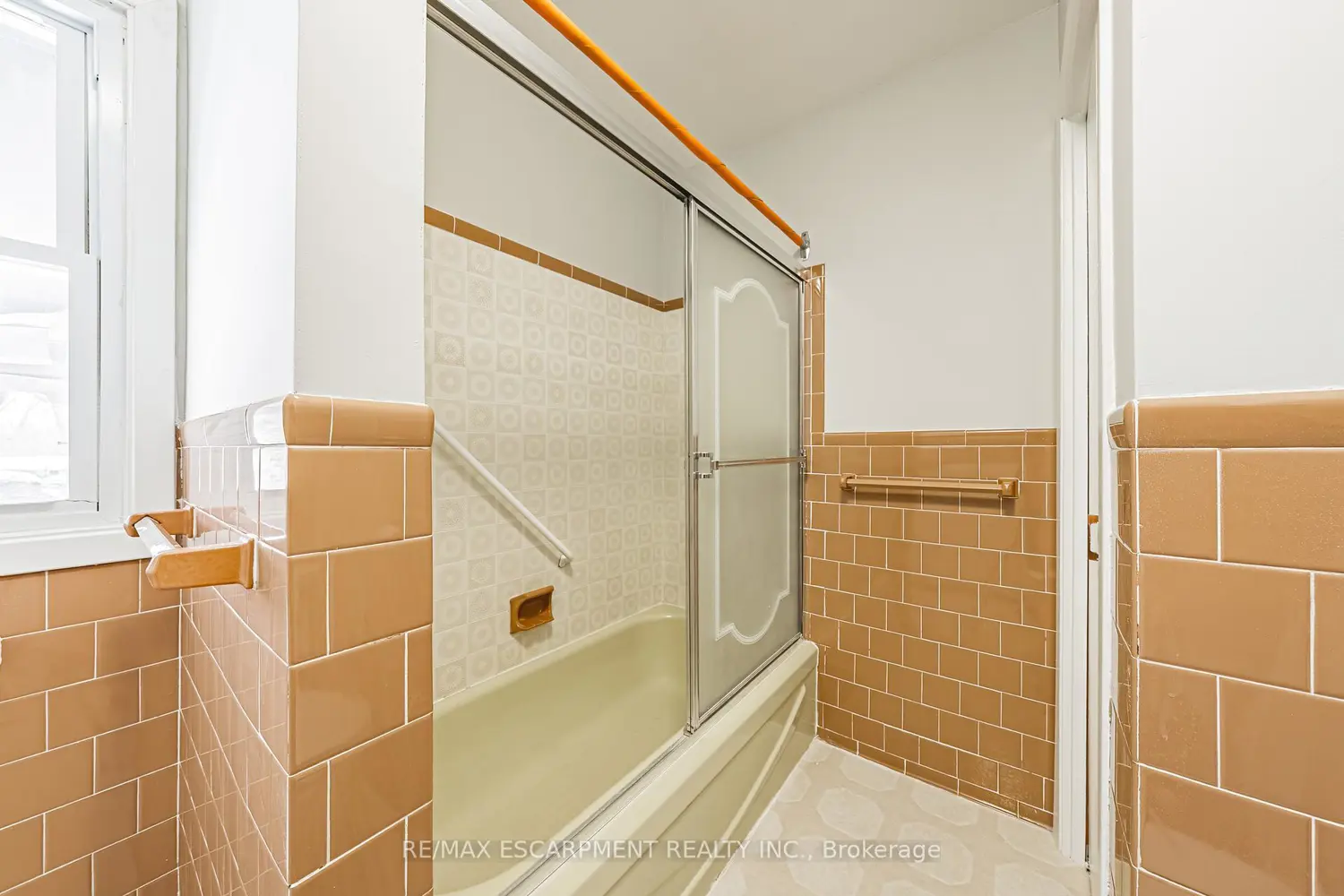 Additional image 7 of 646 Alder Street