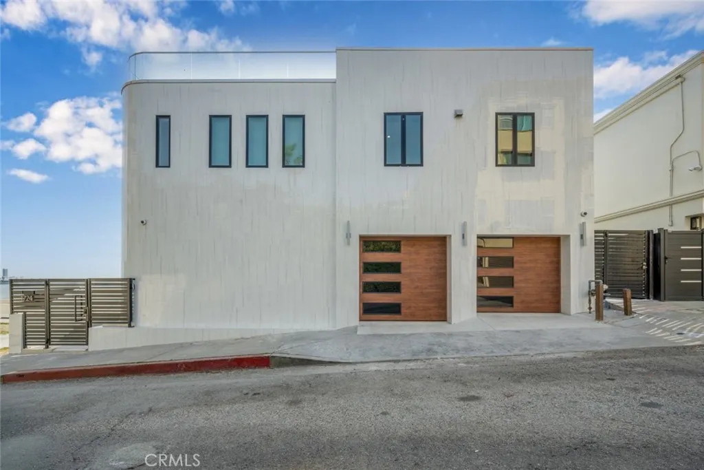 Additional image 111 of 1724 Bluff Pl, Long Beach, CA 90802