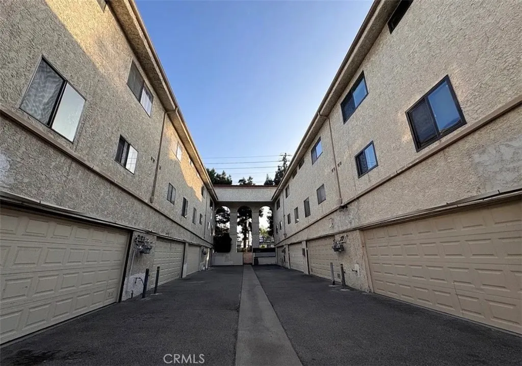 Additional image 16 of 13243 Vanowen St Unit 5, North Hollywood, CA 91605