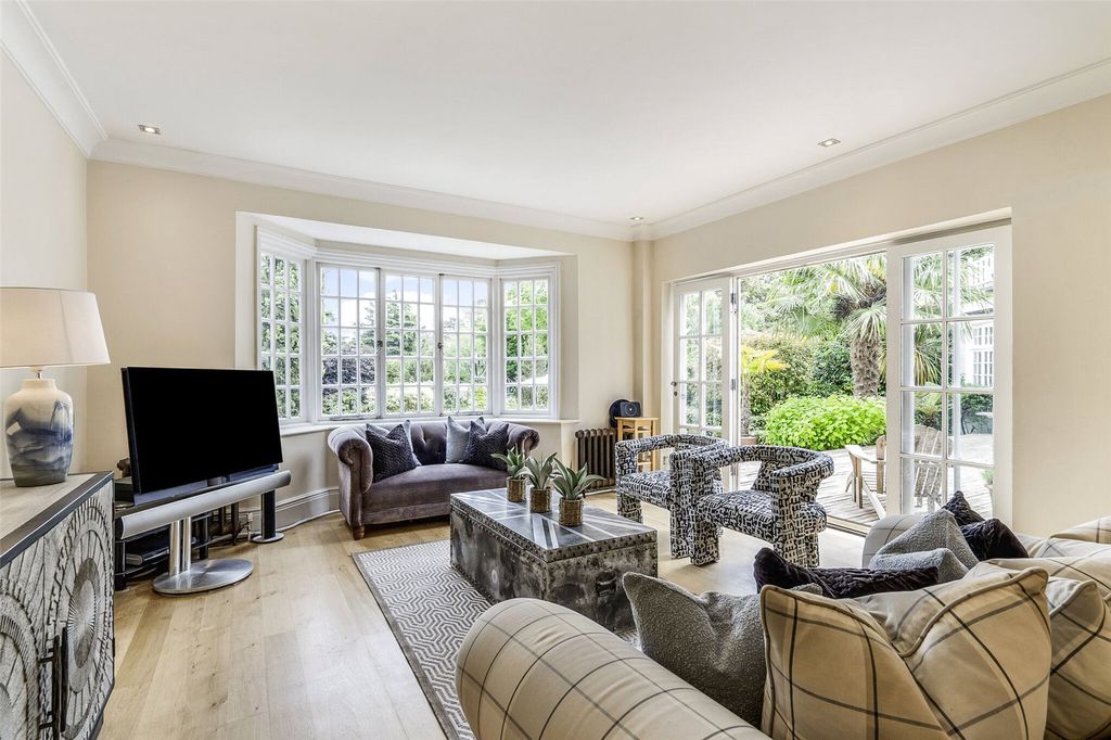 Additional image 10 of 6 bed detached house for saleFishery Road, Bray, Berkshire SL6