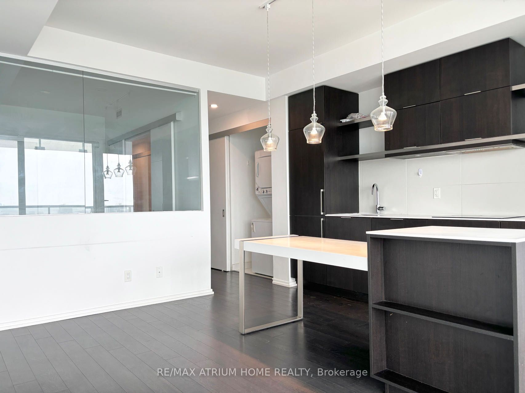 4911-197 Yonge Street, Toronto, ON, M5B 1M4