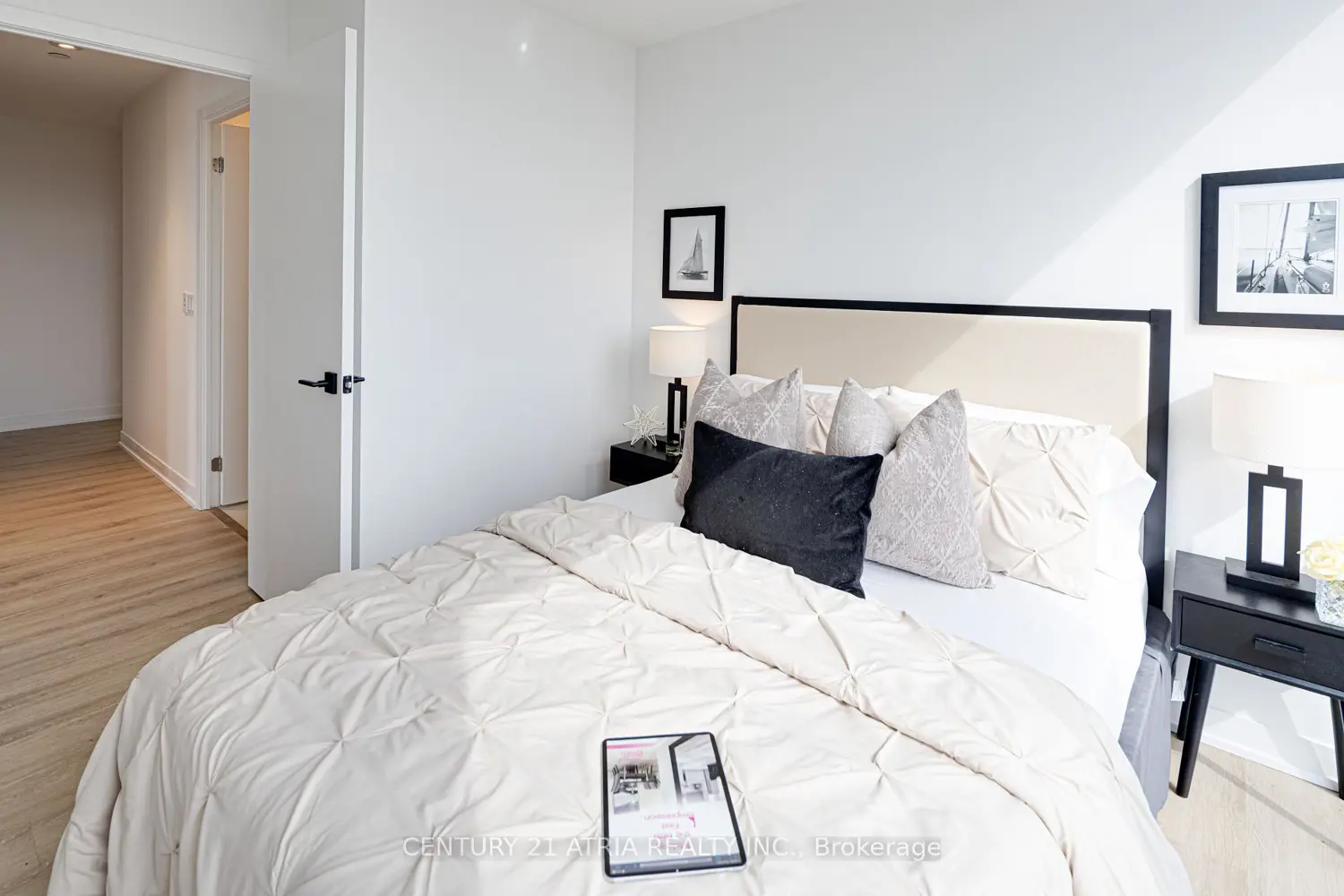Additional image 8 of 319 Jarvis Street 2515