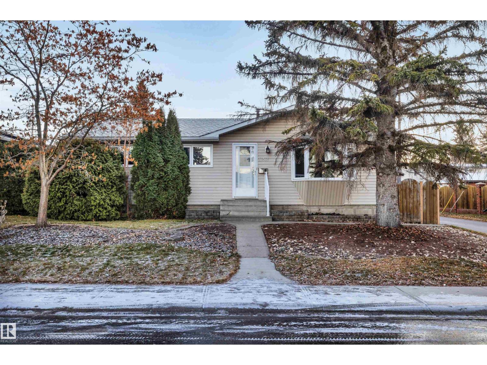 Additional image 2 of 11231 41 Avenue NW, Edmonton, AB, T6J0T6