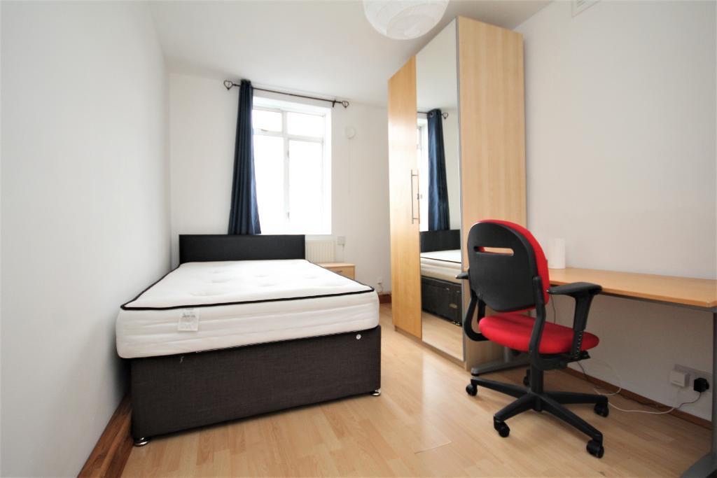 3 Bed Flat, East Arbour Street, E1, N1 7GU