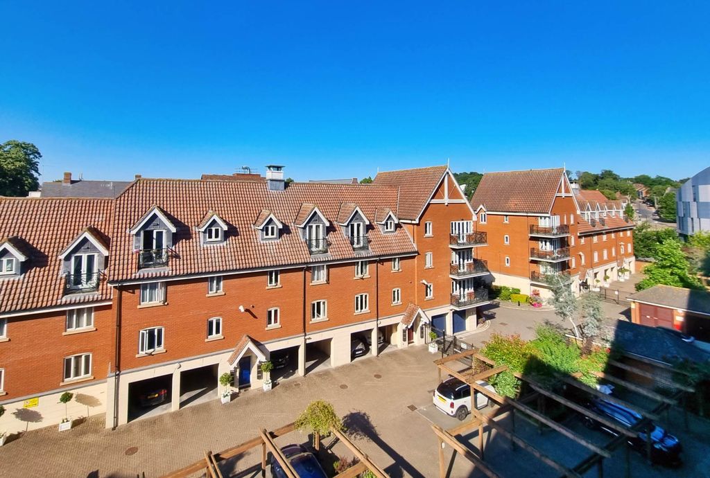 Additional image 16 of 4 bed penthouse for saleNeptune Square, Ipswich IP4