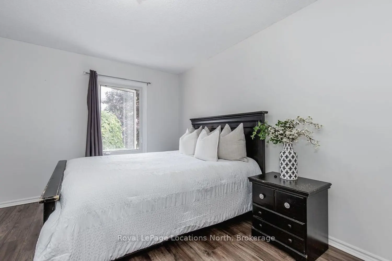 52 Royal Beech Drive photo 5