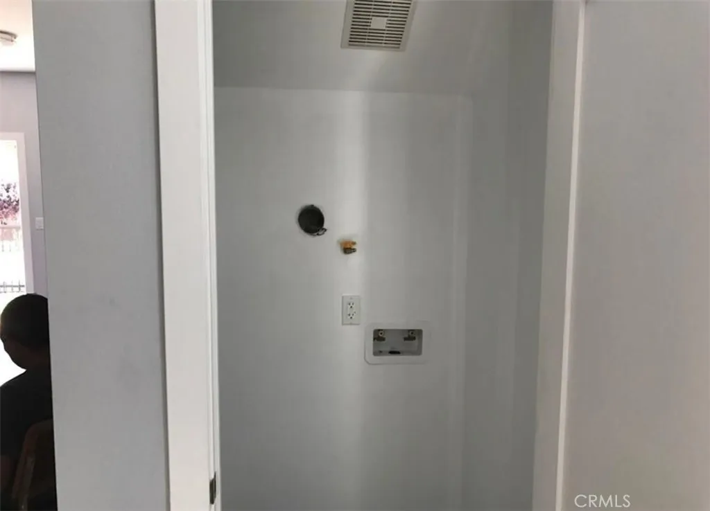 Additional image 35 of 221 W 85th St, Los Angeles, CA 90003