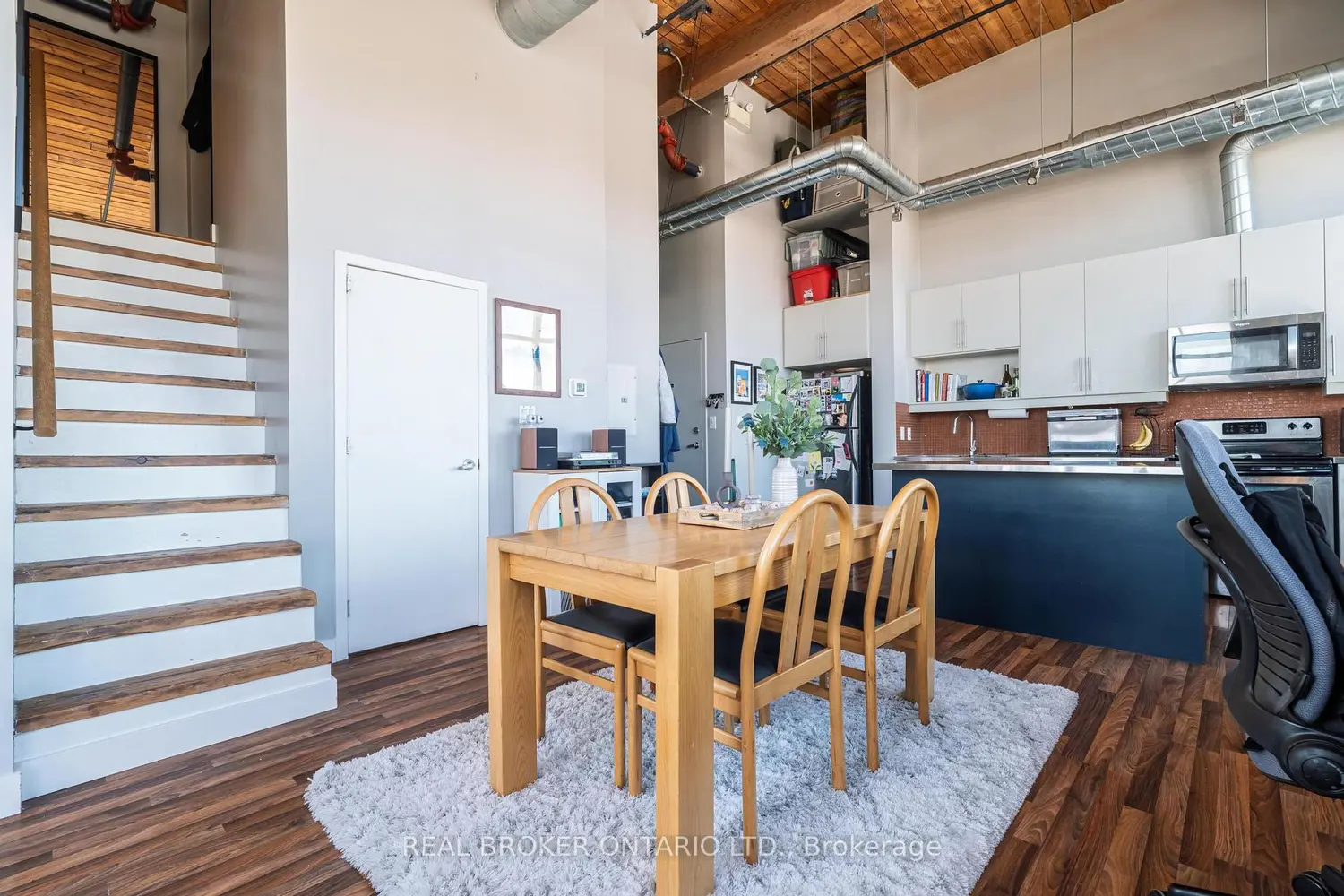 Additional image 15 of 2154 Dundas Street Ph3