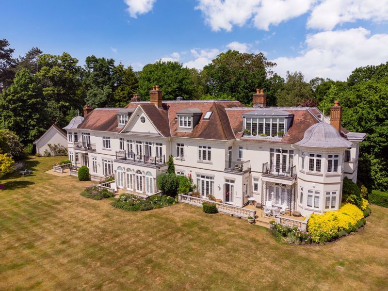 Additional image 2 of 3 bed flat for salePriory Road, Ascot SL5