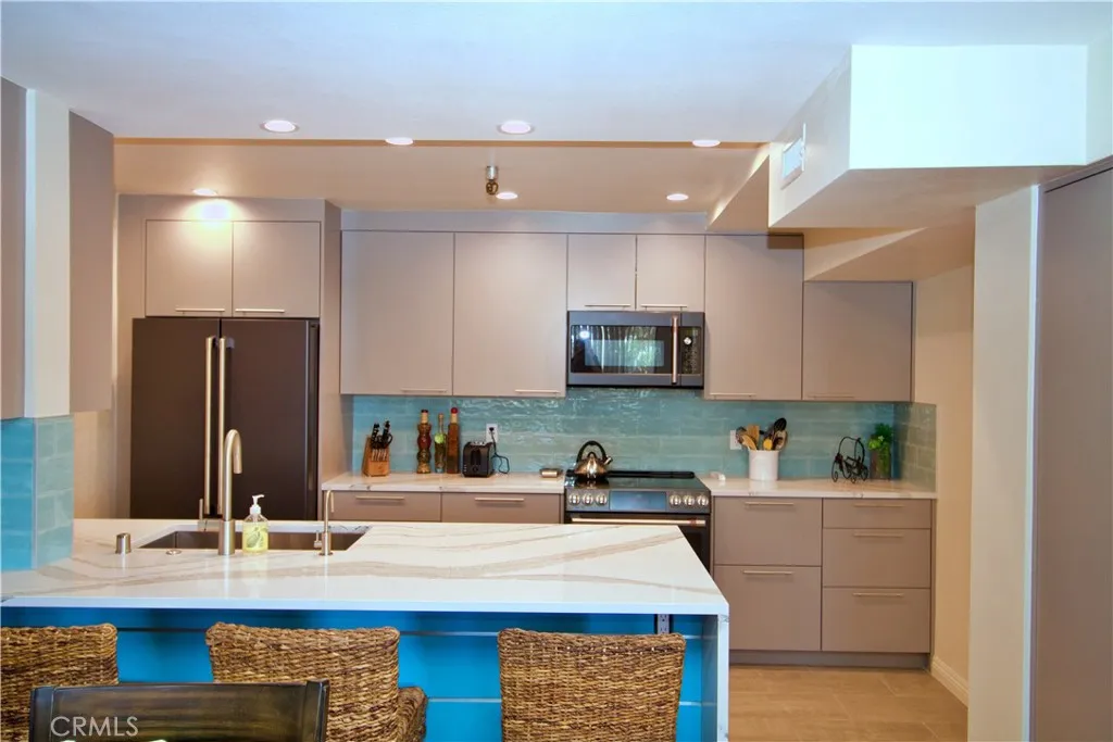 Additional image 29 of 230 S Catalina Avenue Unit 107, Redondo Beach, CA 90277