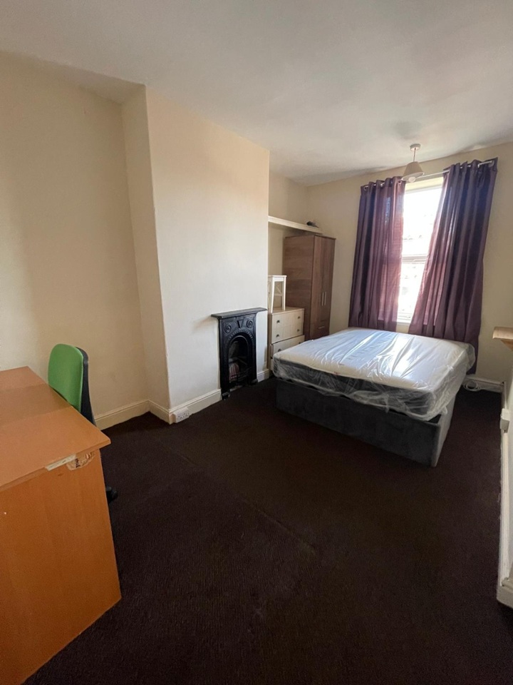 Additional image 7 of Room in a Shared House, Royal Park Grove, LS6, LS6 1HQ