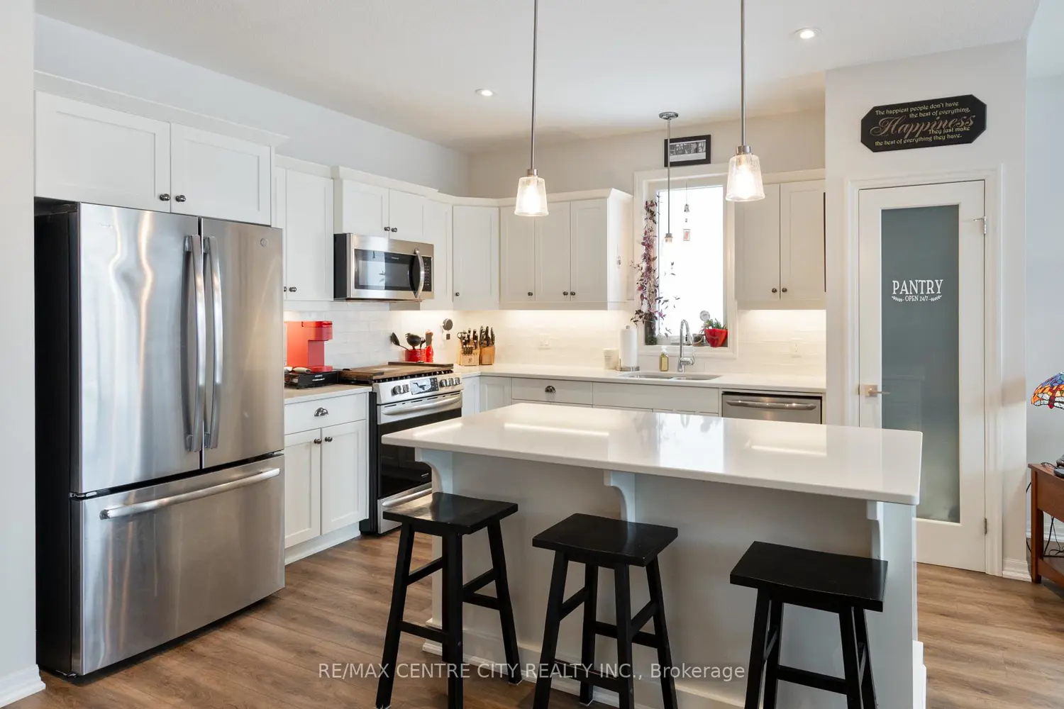 Additional image 3 of 24 Renaissance Drive