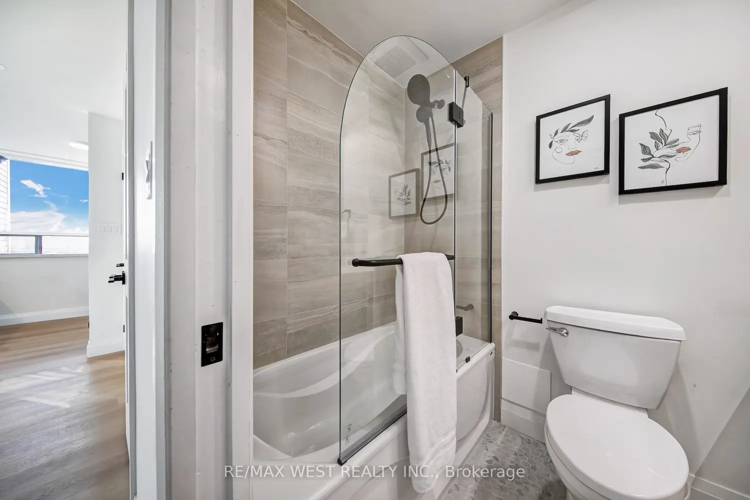Additional image 5 of 914 Yonge Street 1202