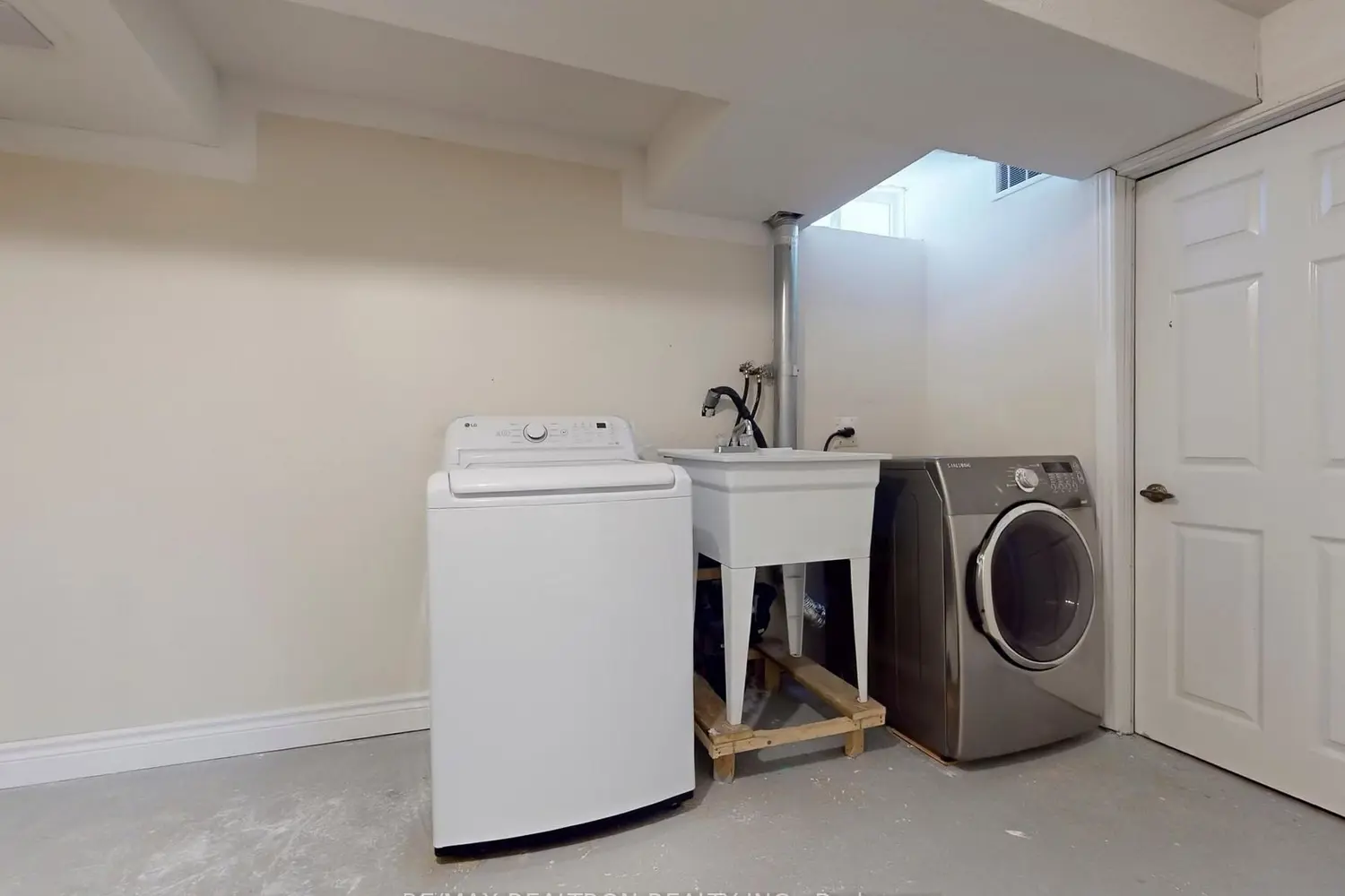 Additional image 15 of 4 Wessex Drive