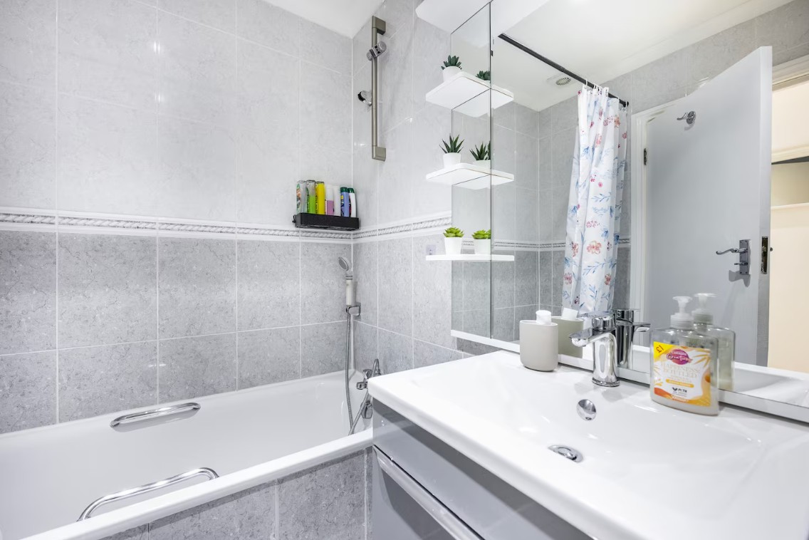 Additional image 16 of 2 Bed Flat, North End Road, W14, N1 7GU