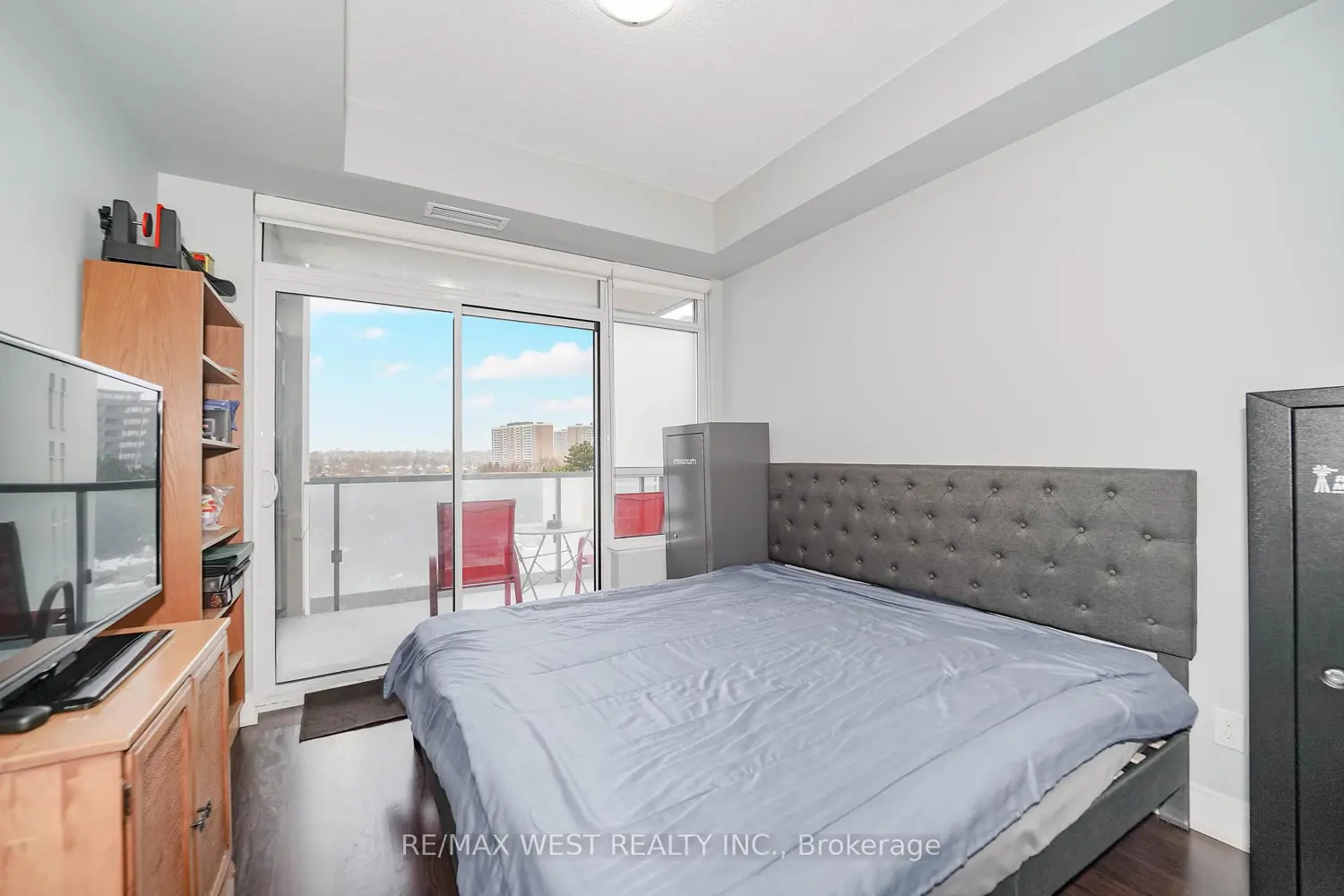 Additional image 8 of 35 Fontenay Court 409