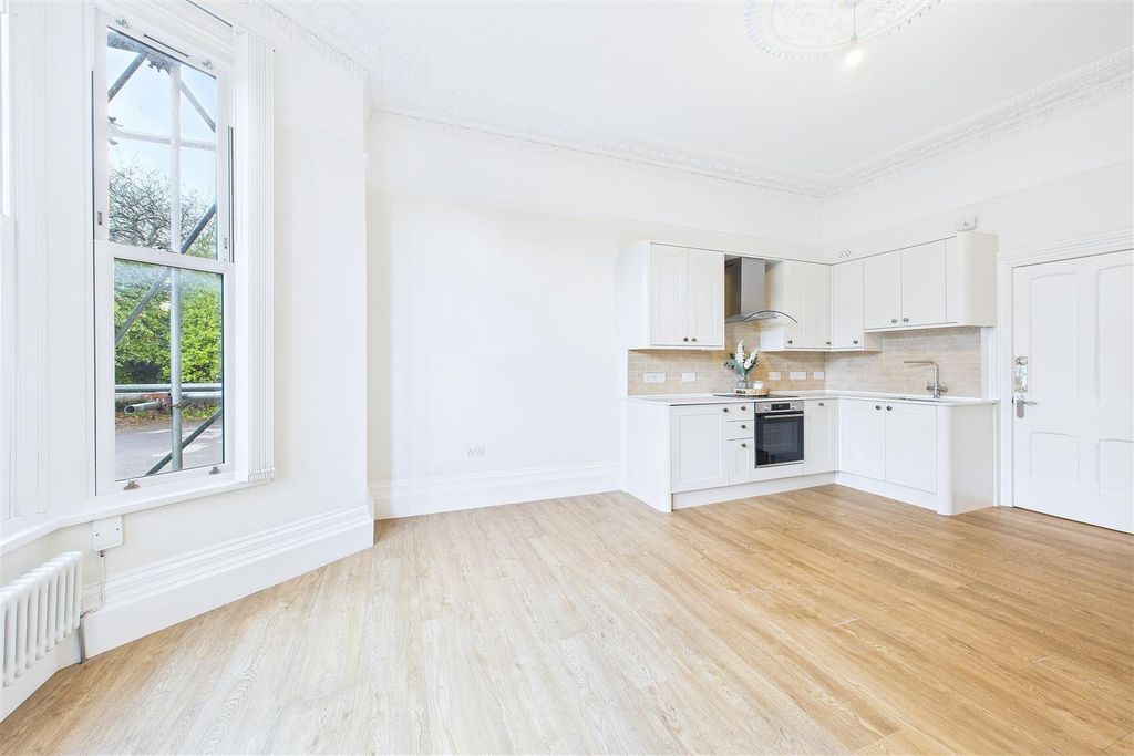Additional image 10 of 3 bed flat for saleSt. Johns Road, Clevedon BS21