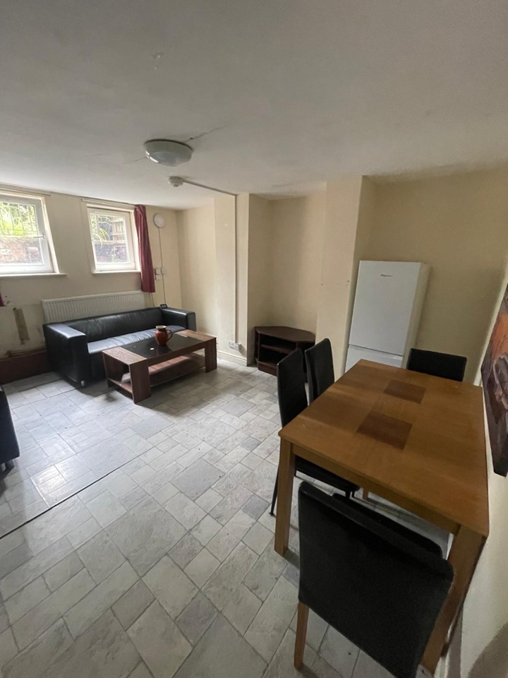 Additional image 3 of Room in a Shared House, Hanover Square, LS3, N1 7GU