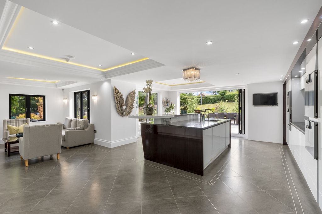 Additional image 6 of 6 bed detached house for saleWawensmere Road, Henley-In-Arden B95