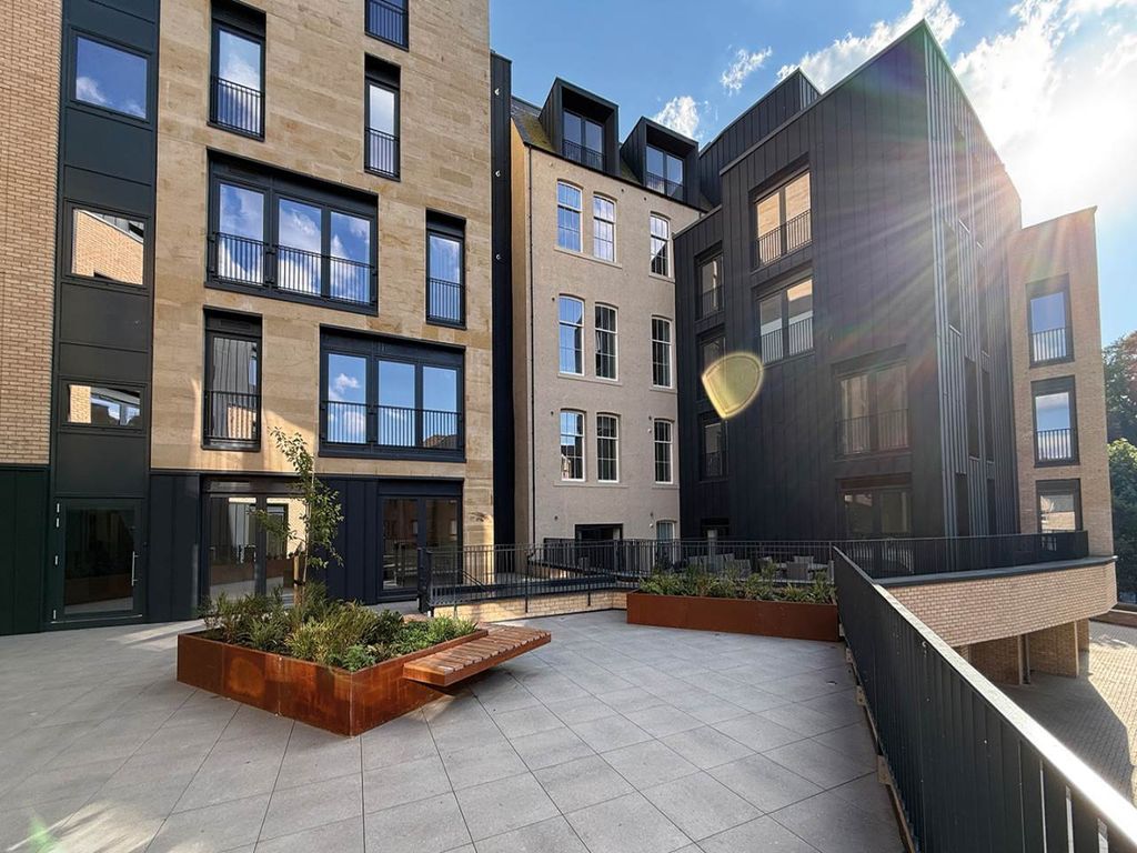 4 bed town house for saleSunbury Mews, Edinburgh EH4