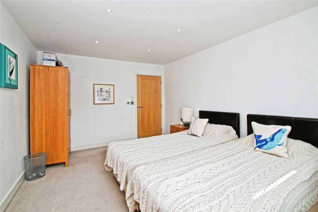 Additional image 36 of 3 bed flat for salePentire Avenue, Pentire, Newquay, Cornwall TR7