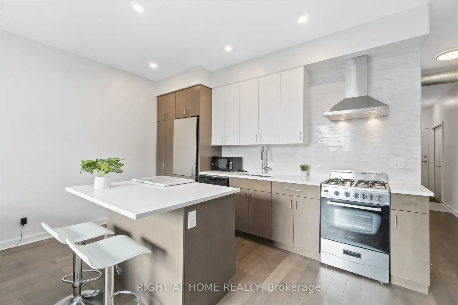 Additional image 7 of 22 Perkins Street 305, West Centre Town