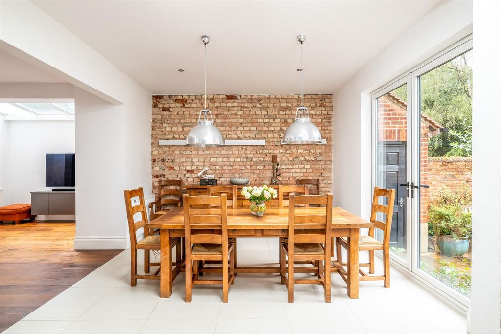 Additional image 11 of 7 bed detached house for salePark Avenue, Bedford MK40