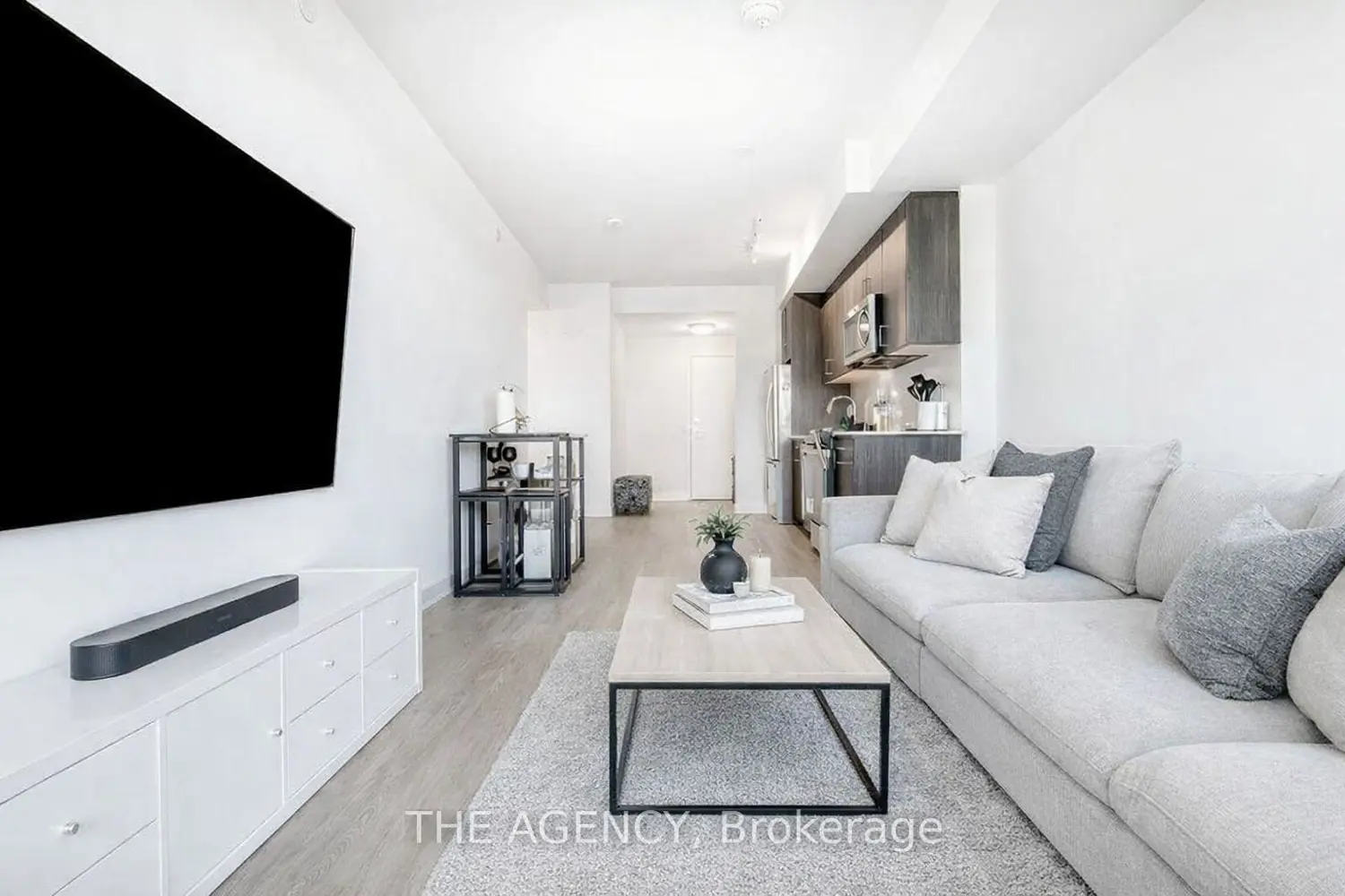 Additional image 9 of 681 Yonge Street 327