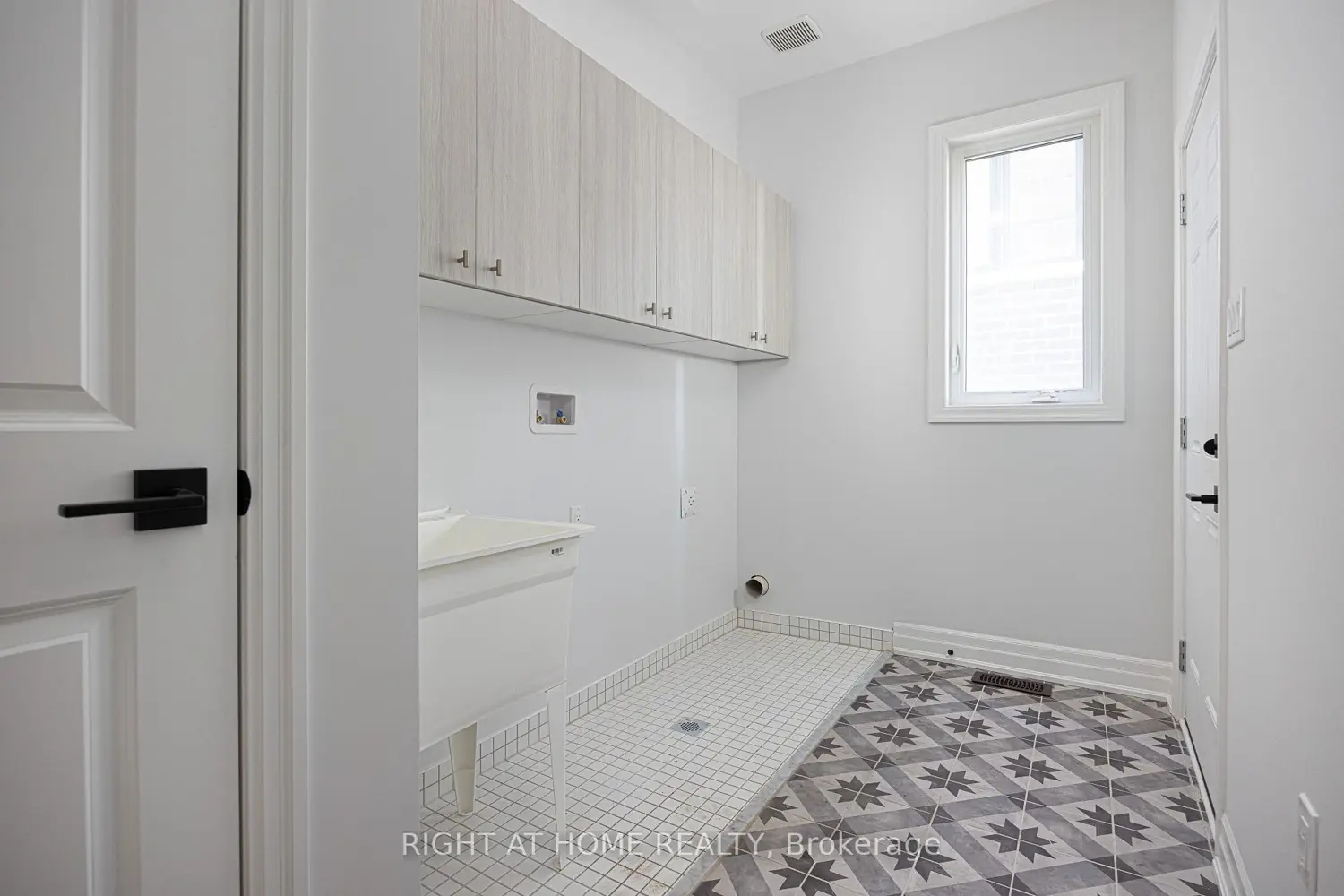 Additional image 10 of 8 Nicort Road