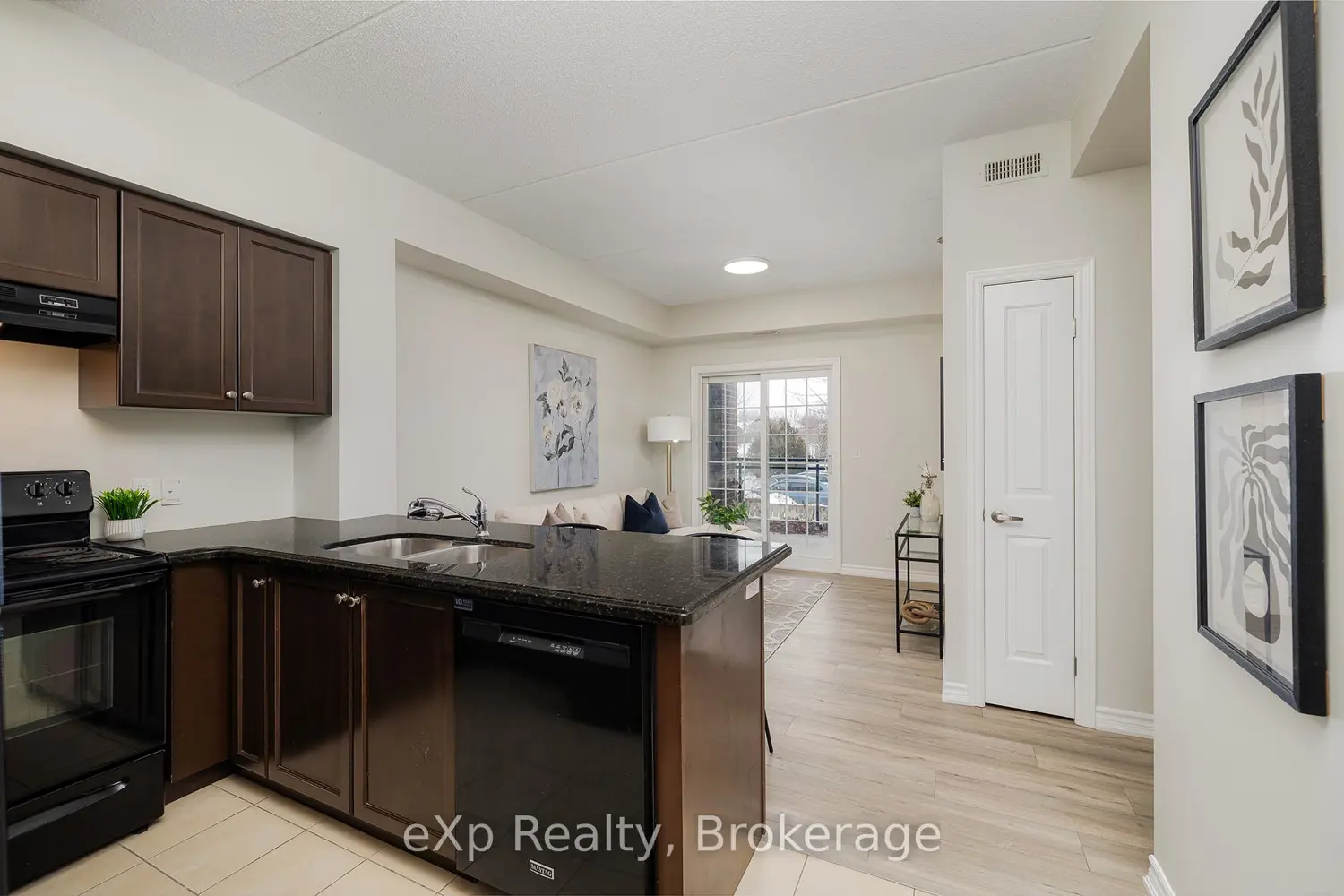 1440 Gordon Street 109 photo 2
