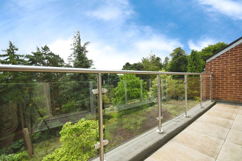 Additional image 6 of 3 bed flat for saleWhinfell Court, Sheffield, South Yorkshire S11