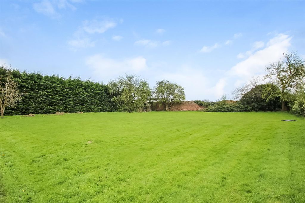 Land for saleDenton, Darlington DL2 photo 4
