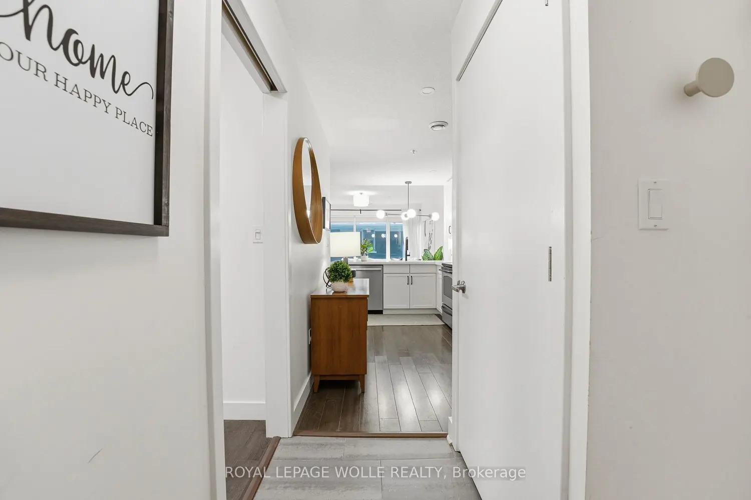 188 King Street 210 photo 4