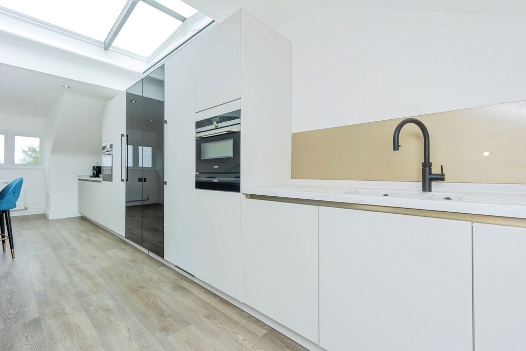 Additional image 16 of 2 bed flat for saleSt. Hilarys Park, Alderley Edge, Cheshire SK9