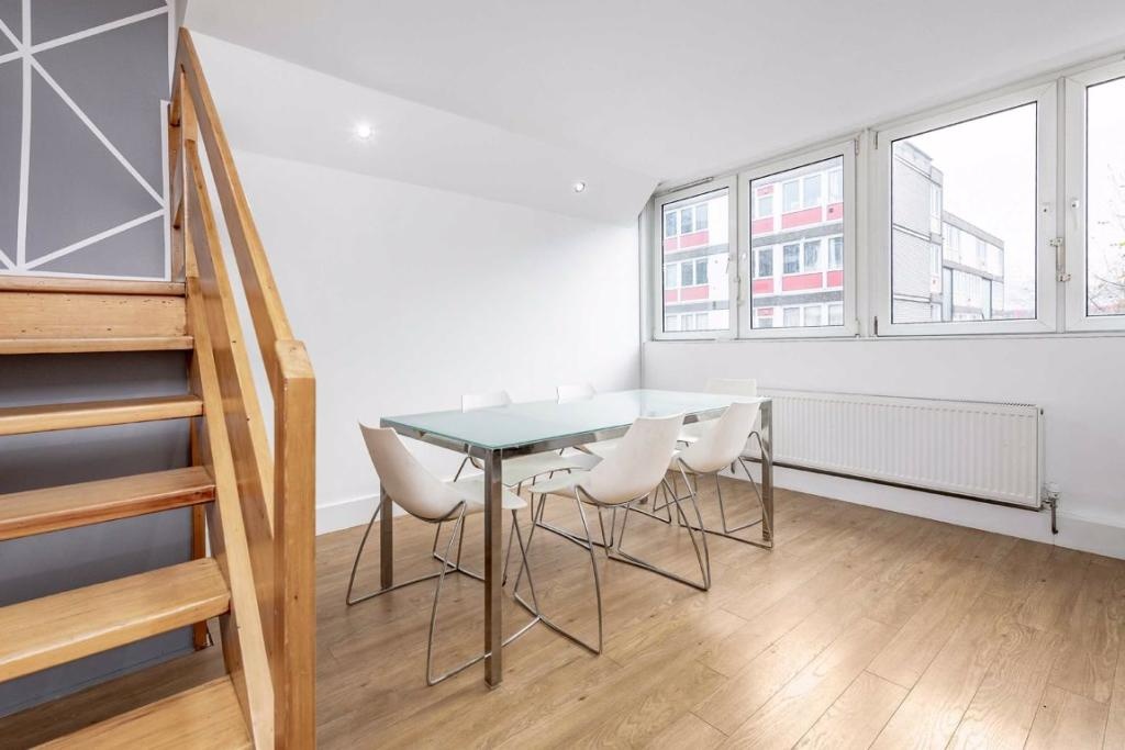 Additional image 4 of 3 Bed Maisonette, Thomas Baines Road, SW11, N1 7GU