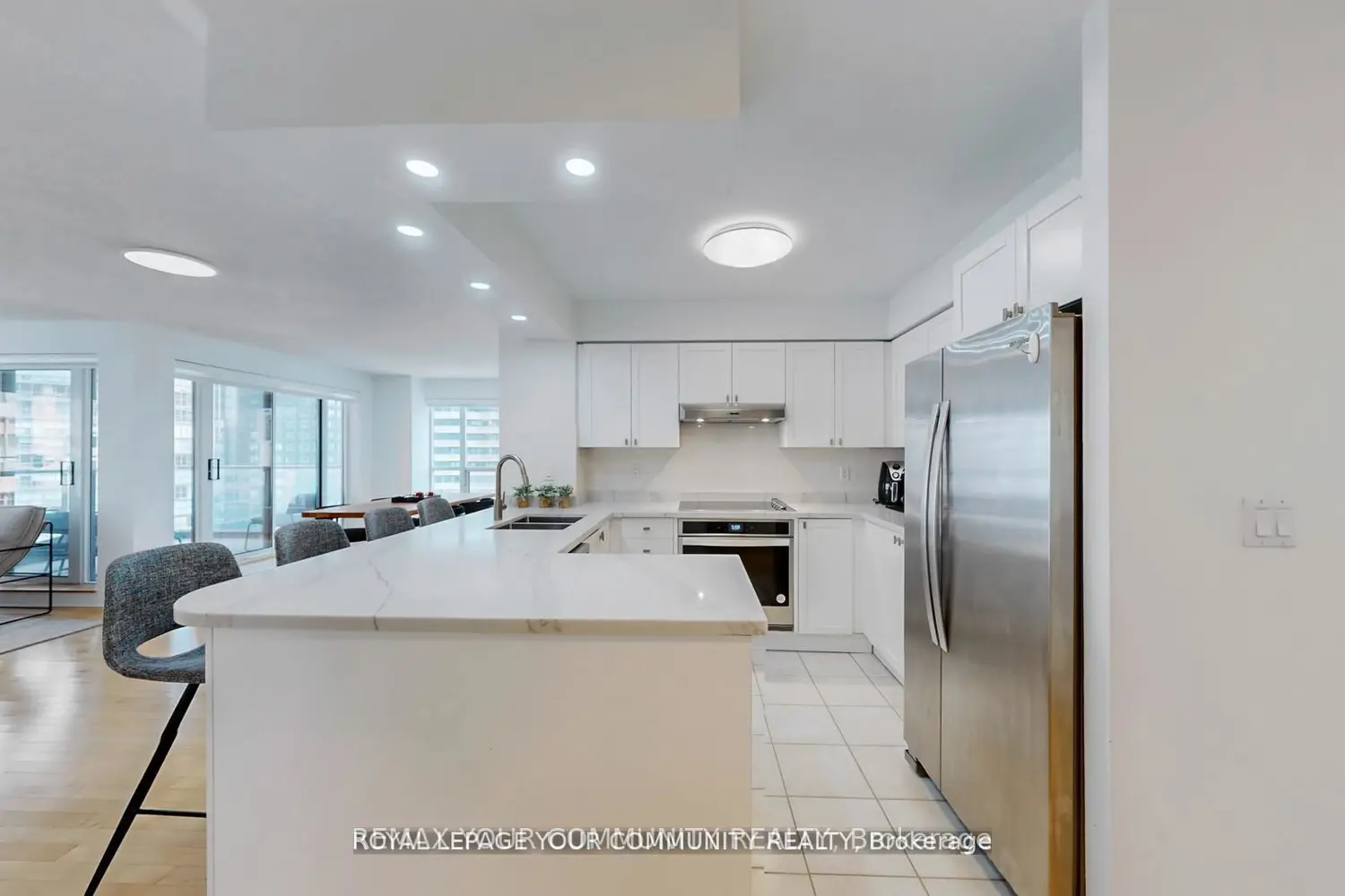 Additional image 11 of 909 Bay Street 1609