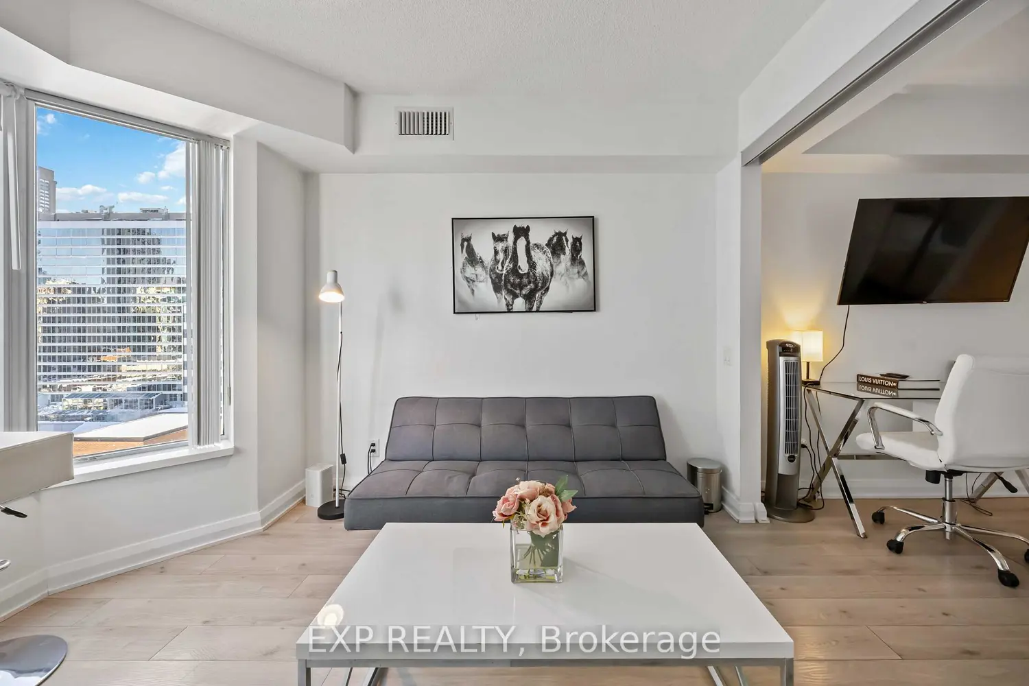 Additional image 13 of 155 Yorkville Avenue 1106