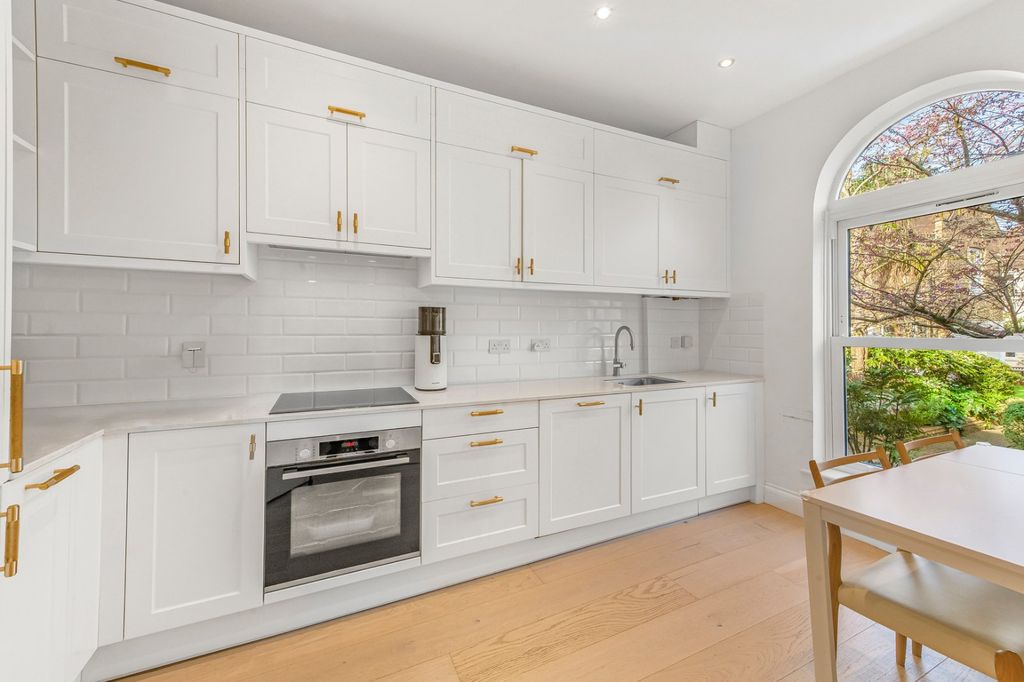 Additional image 4 of 3 bed maisonette for saleKing George Square, Richmond TW10