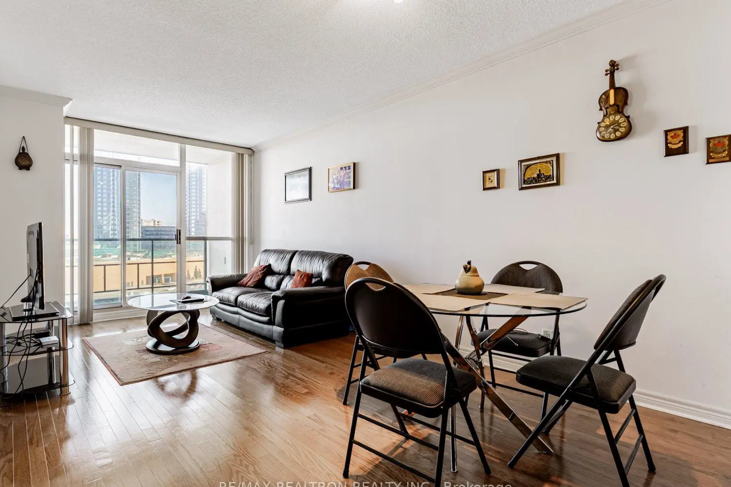 100 Promenade Circle 608 photo 5